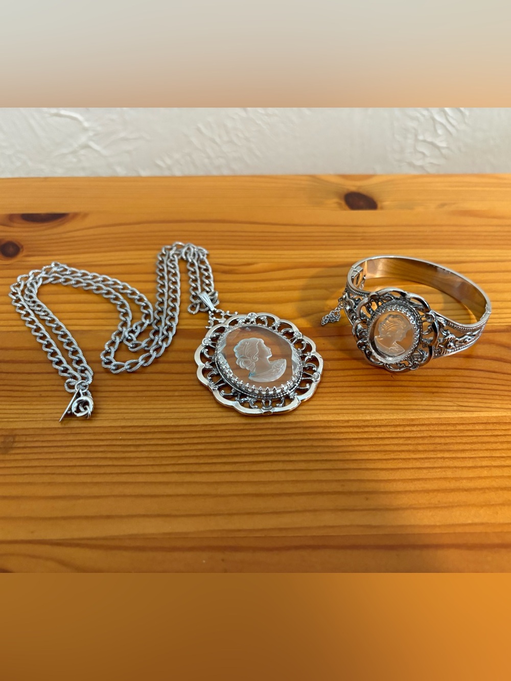 Vintage Whiting & Davis Frosted Glass Cameo Necklace & Bracelet Set 1960s